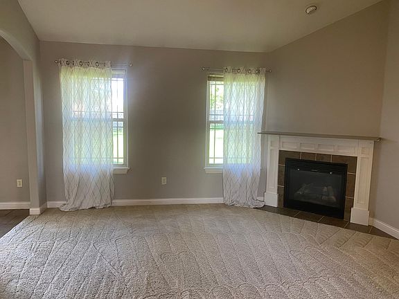 3rd image of 3213 Blue Grouse Dr