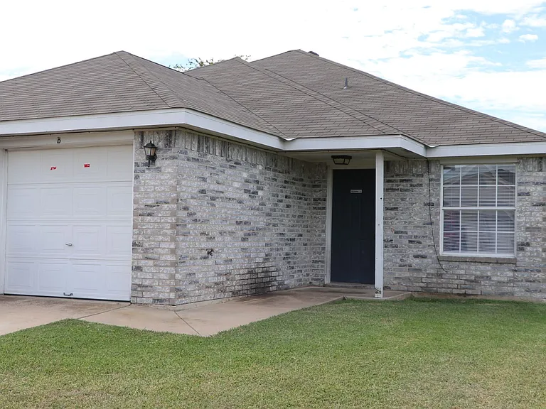 2802 Edgefield St — Photo 1