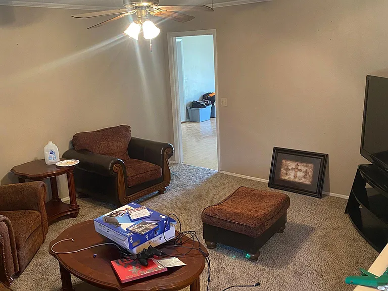 3307 Marion St — Photo 2