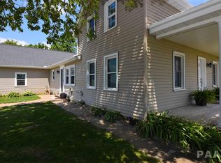 1980 N Main St, Washington, IL 61571