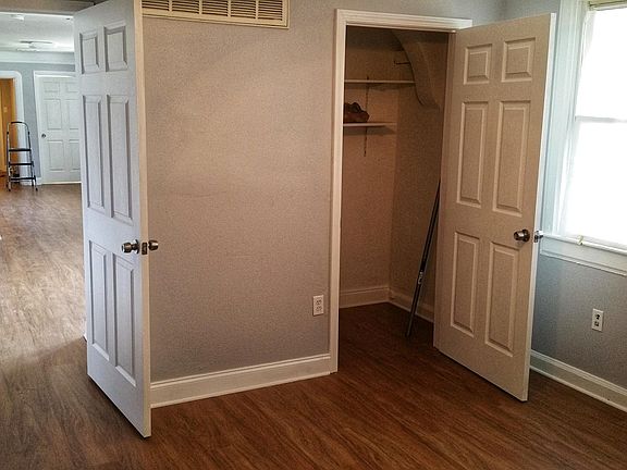 5th image of 2211 Jackson Blvd