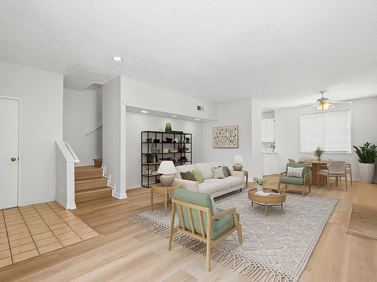13901 Olive View Ln — Photo 9