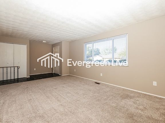 5th image of 755 Ellsworth Dr