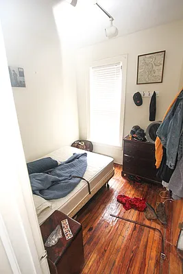 Rented by Jonis Realty | media 7