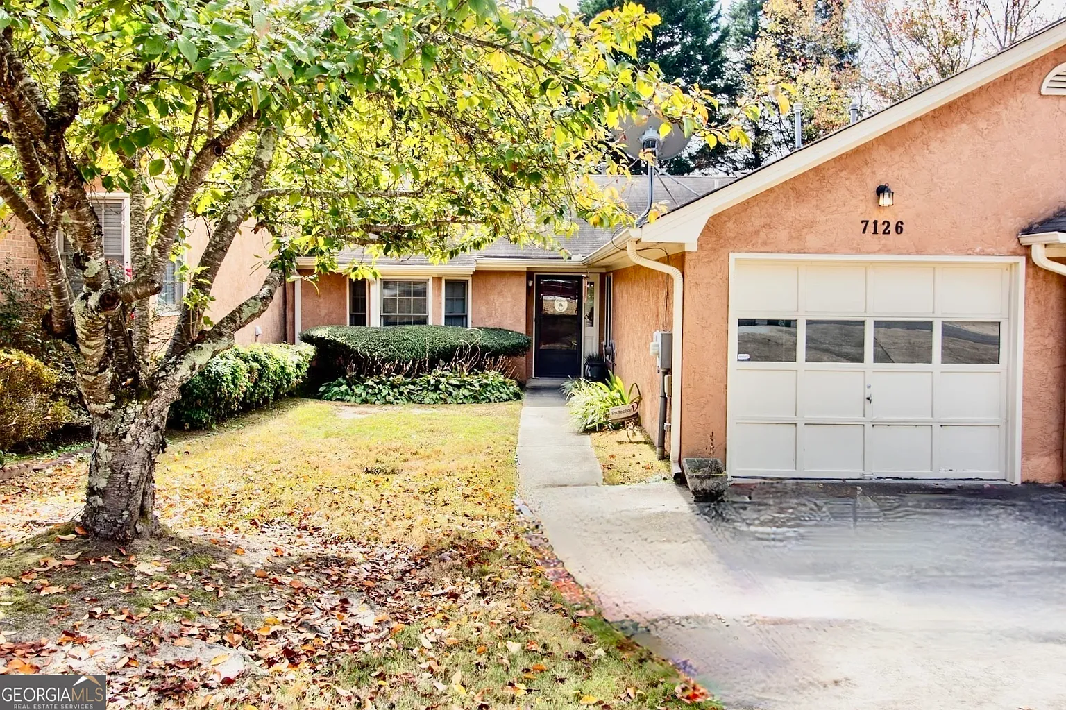 7126 Woodridge Ln photo 1