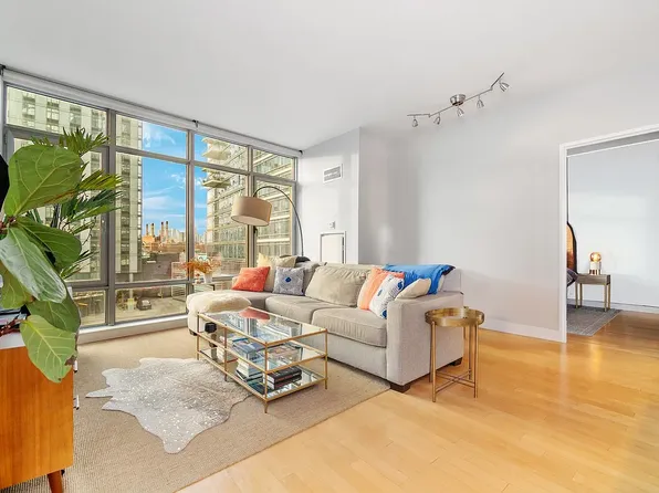 1 Northside Piers, Brooklyn, NY