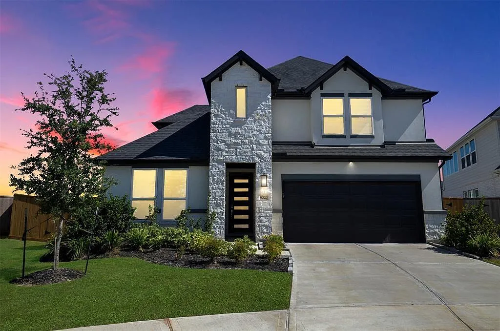 5 bed, 4.5 bath, 3460 sqft, $3,700 — Photo 1