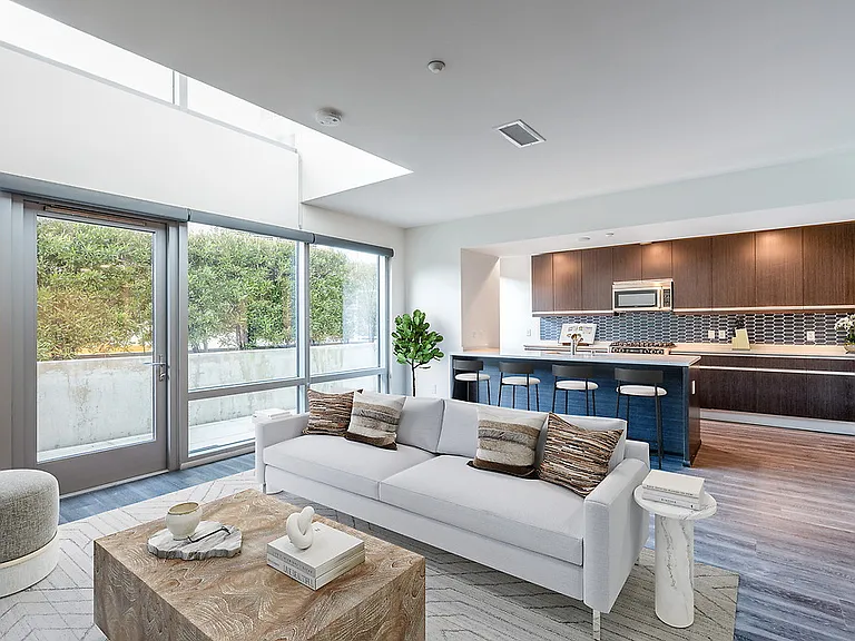 360 Residences — Photo 4
