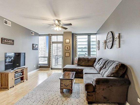 5th image of 565 W Quincy St Unit 1503