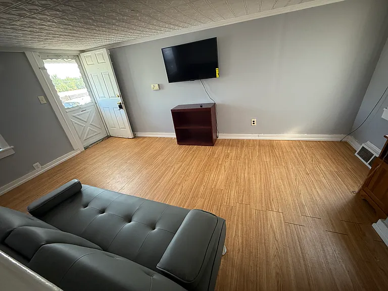 23 Bowers St #1 — Photo 14