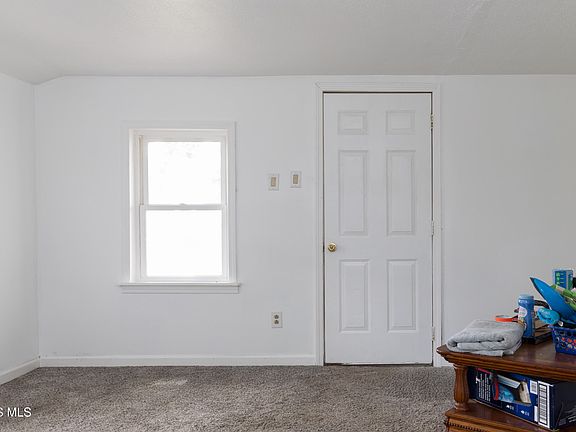 3rd image of 282 Charlotte St