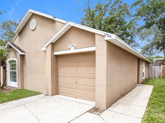 3rd image of 12744 Ashbrook Cir W