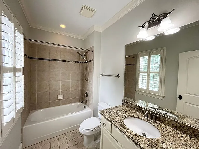 535 Guilford Cir — Photo 25