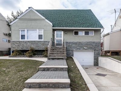 82 Westside Ave, Freeport, NY, 11520