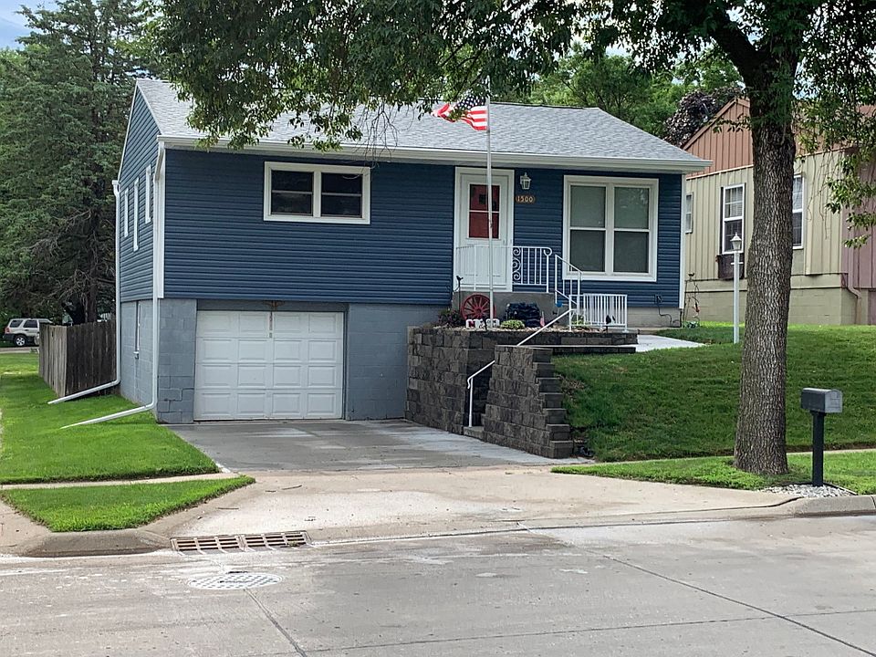 1st image of 1500 B St