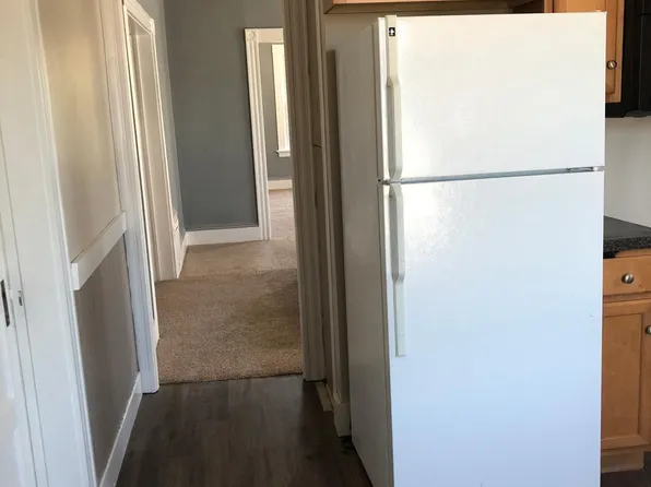 25 Rolfe Sq Floor 2, Cranston, RI 02910
