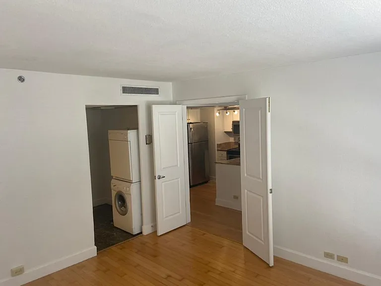 151 E Washington St #309 — Photo 6