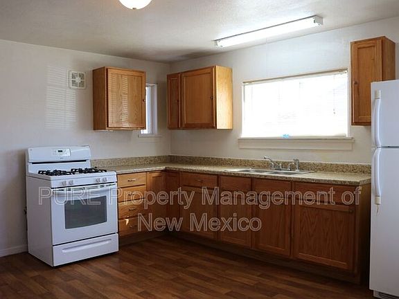5th image of 1021 N Schofield Ln