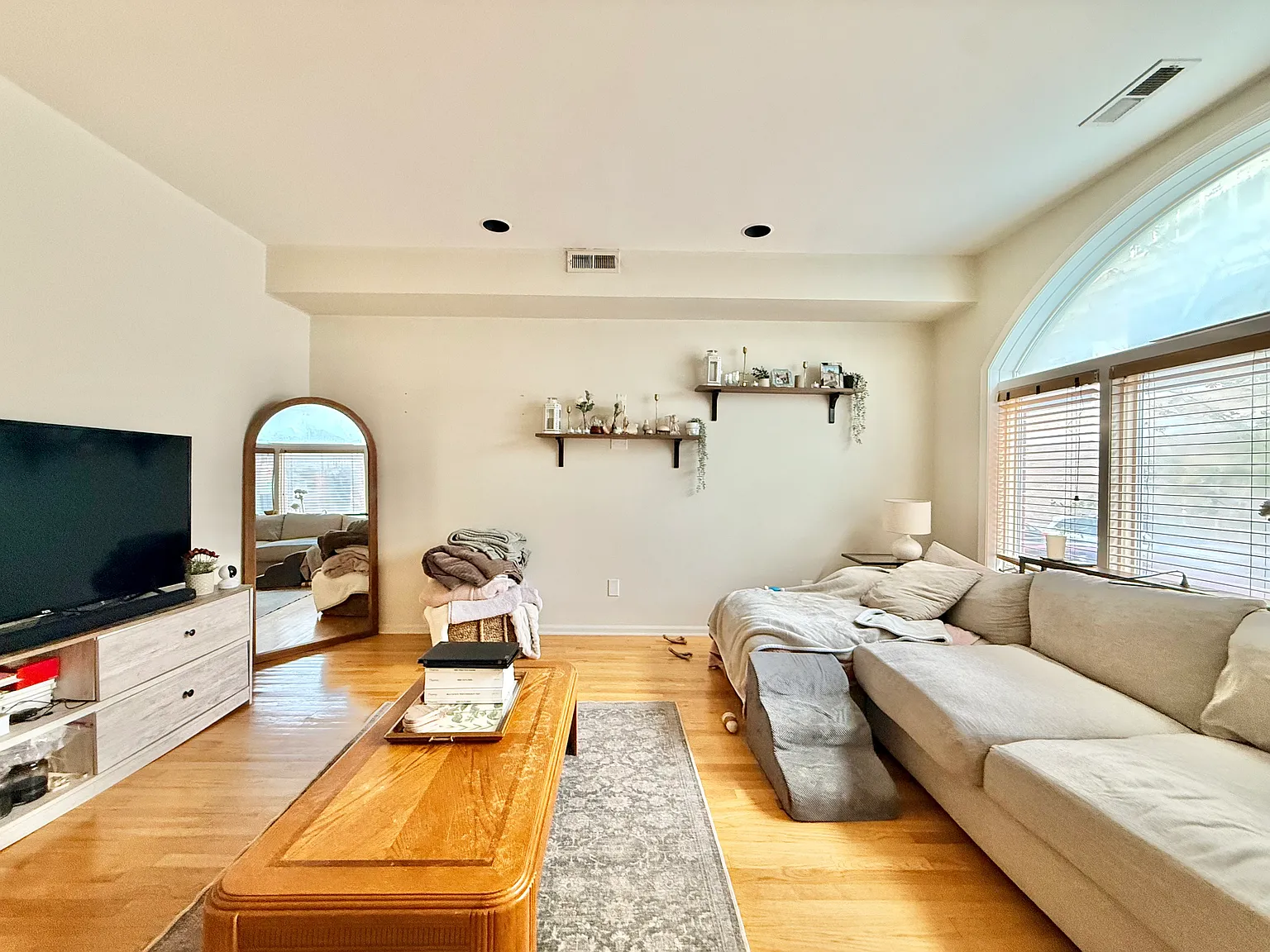 2 bed, 1088 sqft, $2,950 — Photo 2