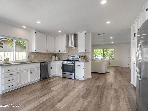 5th image of 2625 Joann Dr