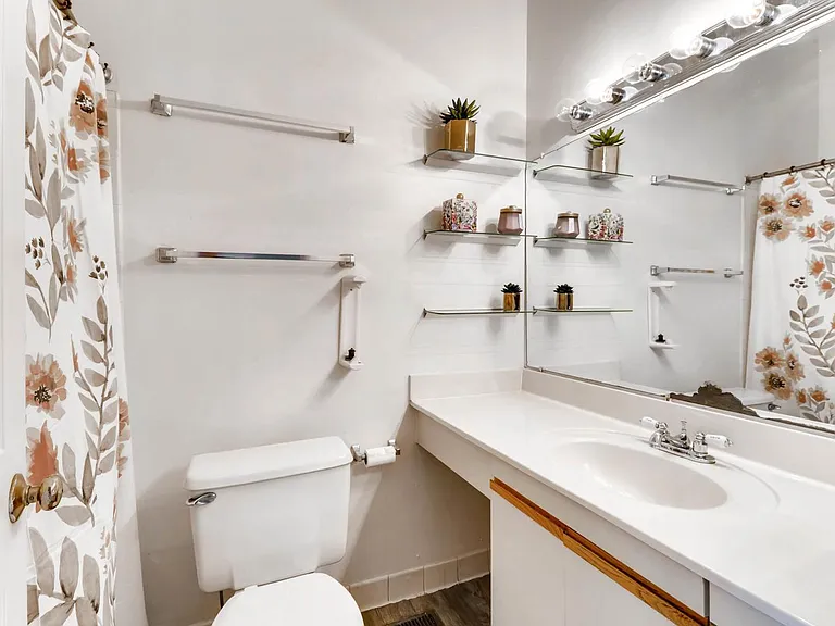 1219 S Potomac St — Photo 19