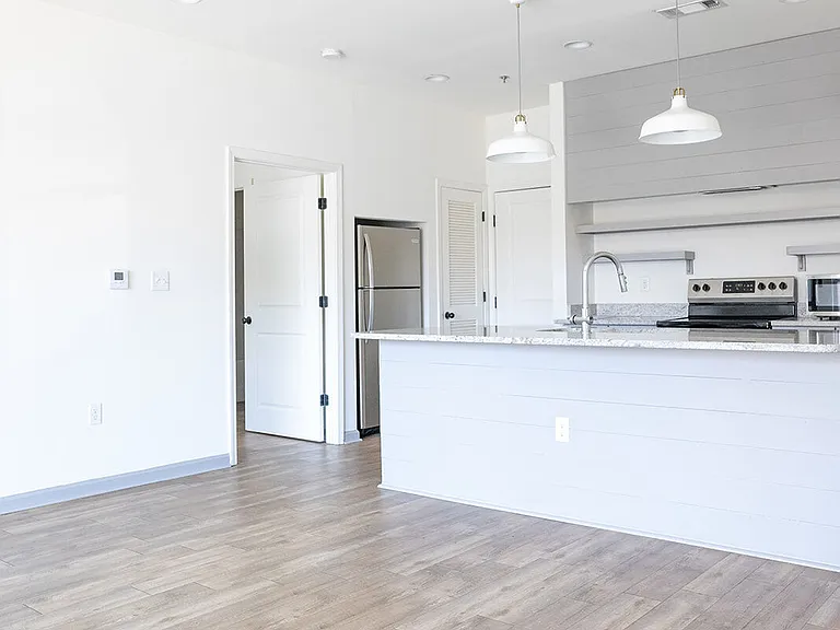 524 Elm St — Photo 12