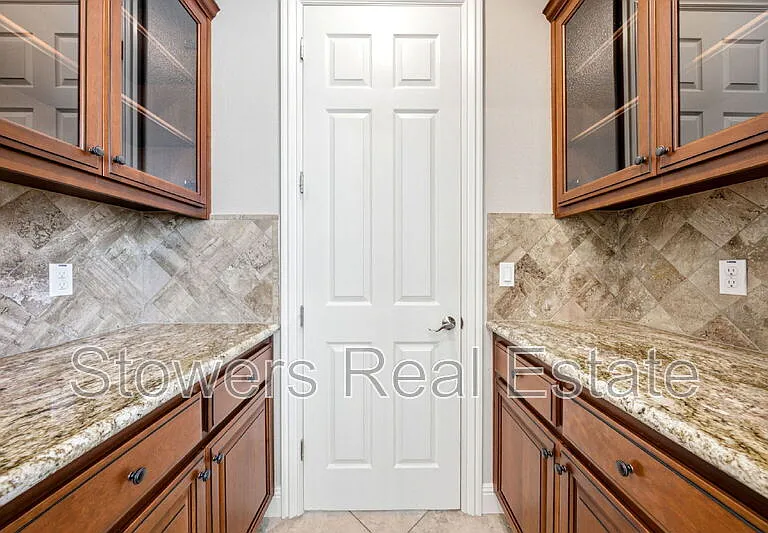 3315 Ashbourne Cir — Photo 39