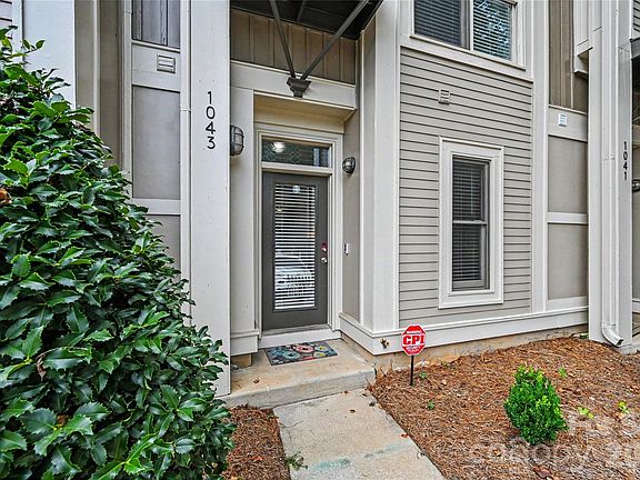 3rd image of 1043 Park West Dr