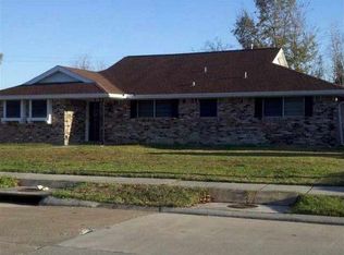 676 E Kitchen Dr, Port Neches, TX 77651
