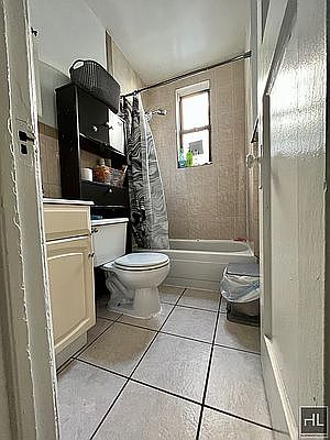 5th image of 2513 30th Ave #3R