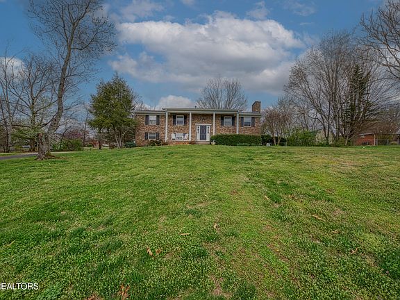 2nd image of 901 Kevin Rd