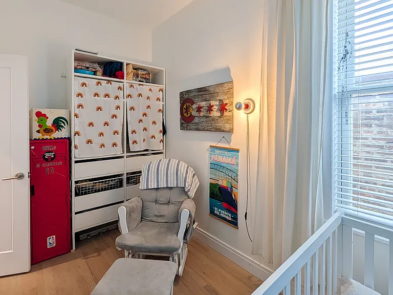3231 W Armitage Ave — Photo 22