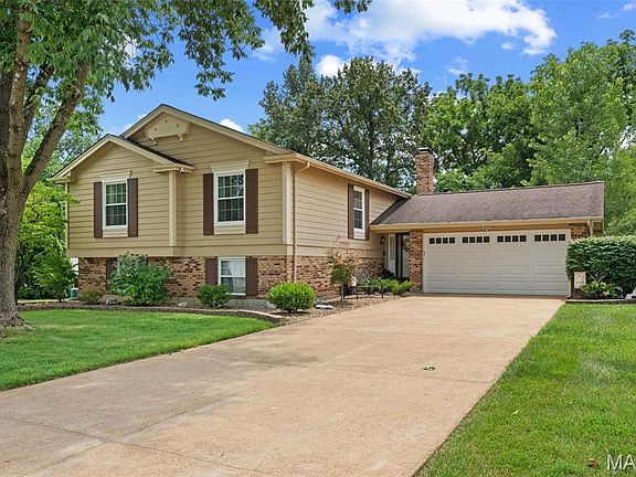 3rd image of 61 Crescent Hills Dr