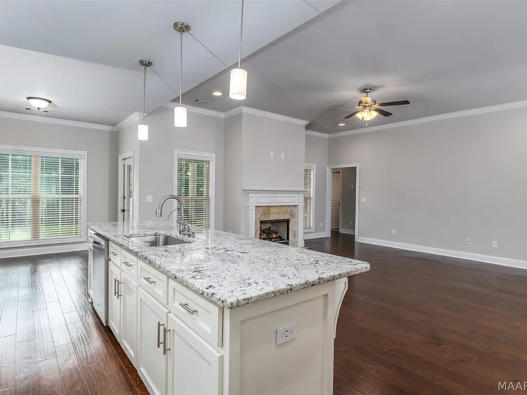 1613 Haworth Park Way — Photo 10