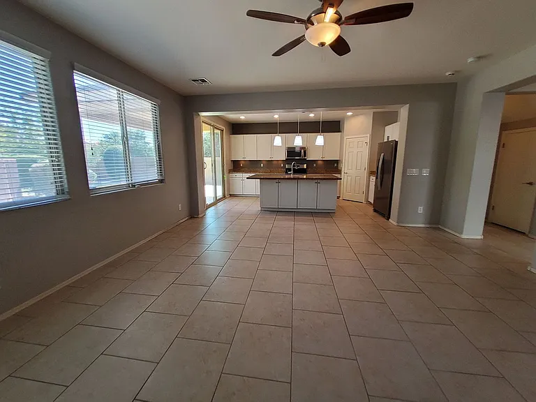 3031 E Regina St — Photo 4