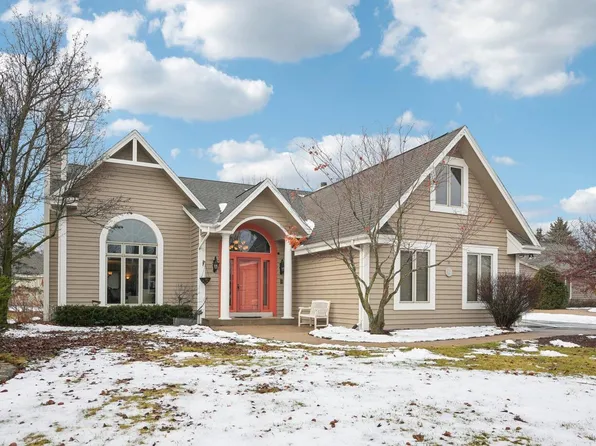 W174N4939 Sheffield COURT, Menomonee Falls, WI 53051