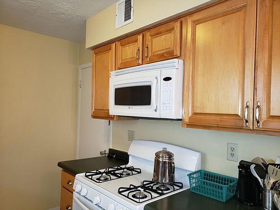 4th image of 4936 Sagittarius Ave