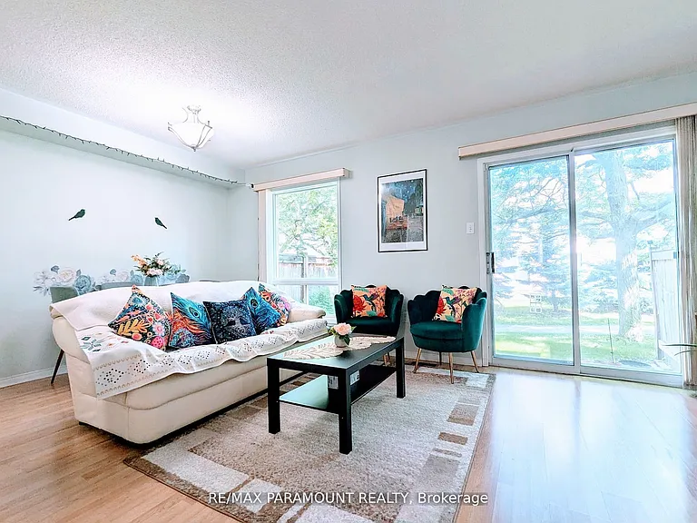 37 Wickstead Ct — Photo 3