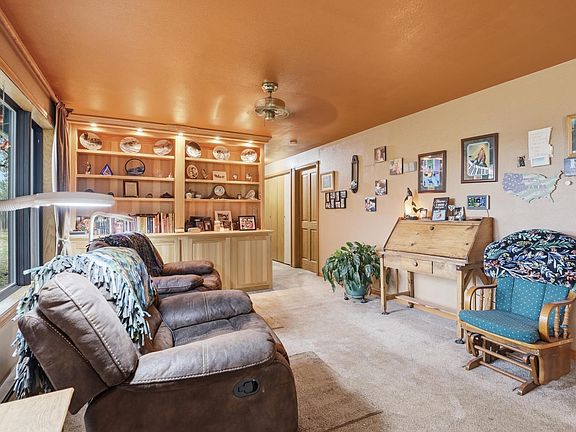 4th image of 4851 Whittier Rd