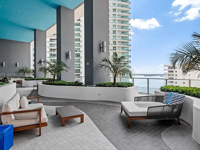 1300 Brickell Bay Dr #2000 — Photo 17