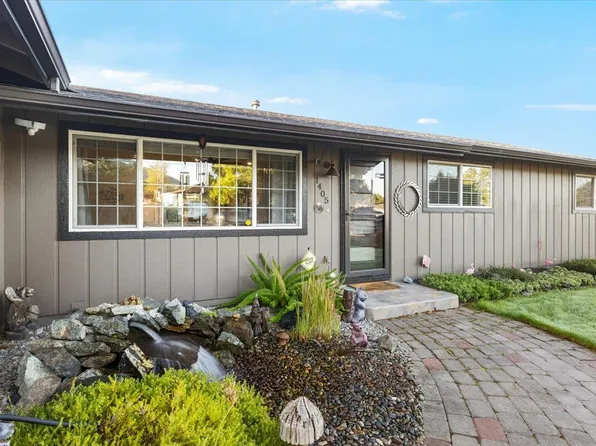 1405 NE A St, Grants Pass, OR 97526