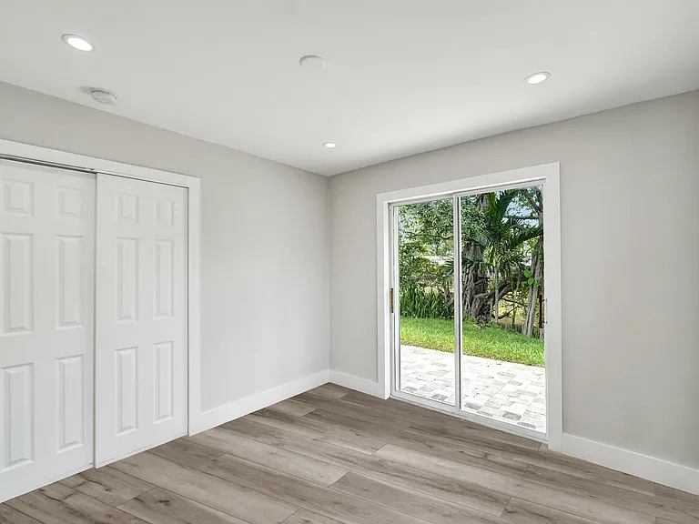 5601 SW 36th Ct — Photo 20