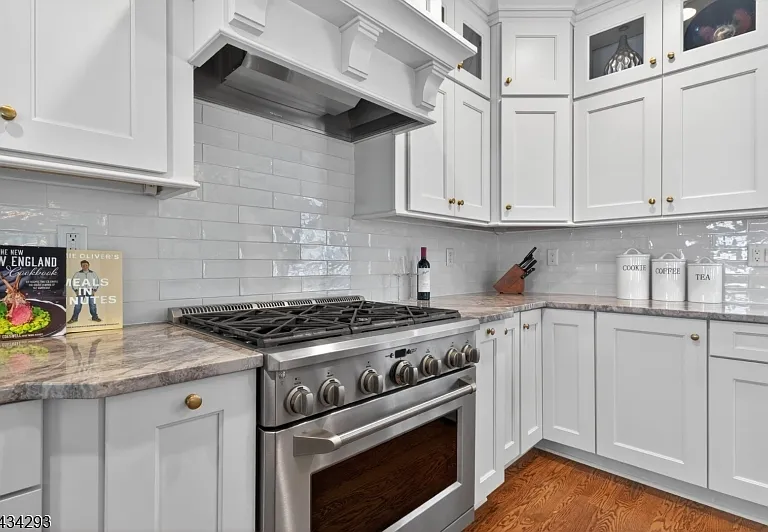 921 Harding St — Photo 17