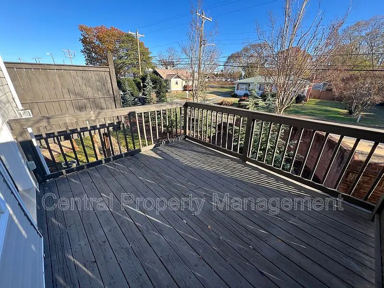 104 Chalet Pl — Photo 24