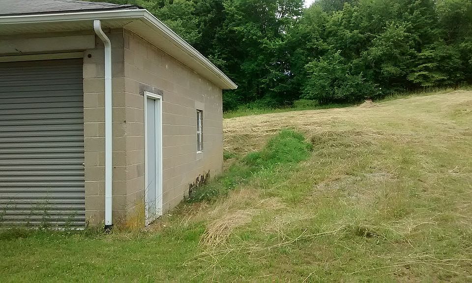 2nd image of 1367 Beechwood Dr NE