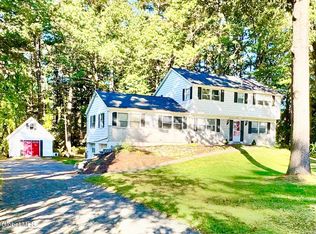 6 Colonial Ct, Ballston Lake, NY 12019