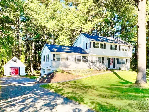 6 Colonial Court, Ballston Lake, NY 12019