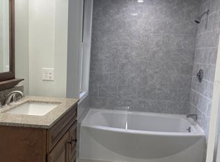 5 Kilmer Ave APT 1, Taunton, MA 02780