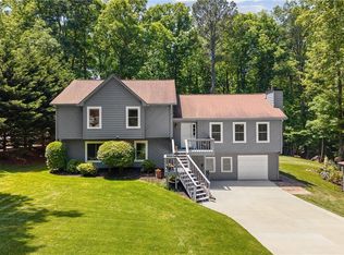2974 Caldwell Cir, Suwanee, GA 30024
