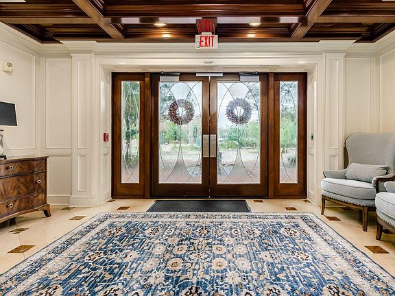 3rd image of 3175 Tremont Rd #206